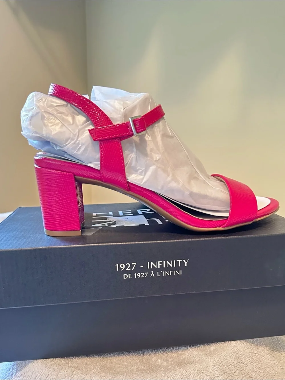 Naturalizer Bristol Pink Strappy Open Toe Block Heel Sandals dress shoes 9M